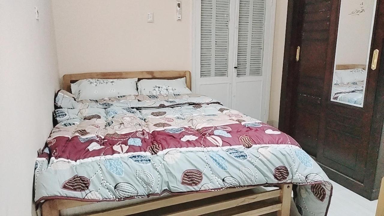 Family Apartment - Next To Abdeen Palace And Museum Кайро Екстериор снимка