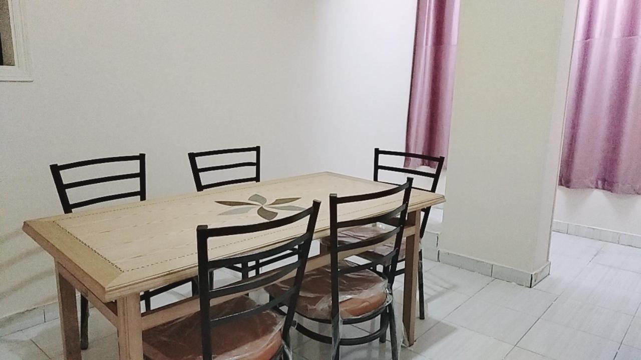 Family Apartment - Next To Abdeen Palace And Museum Кайро Екстериор снимка